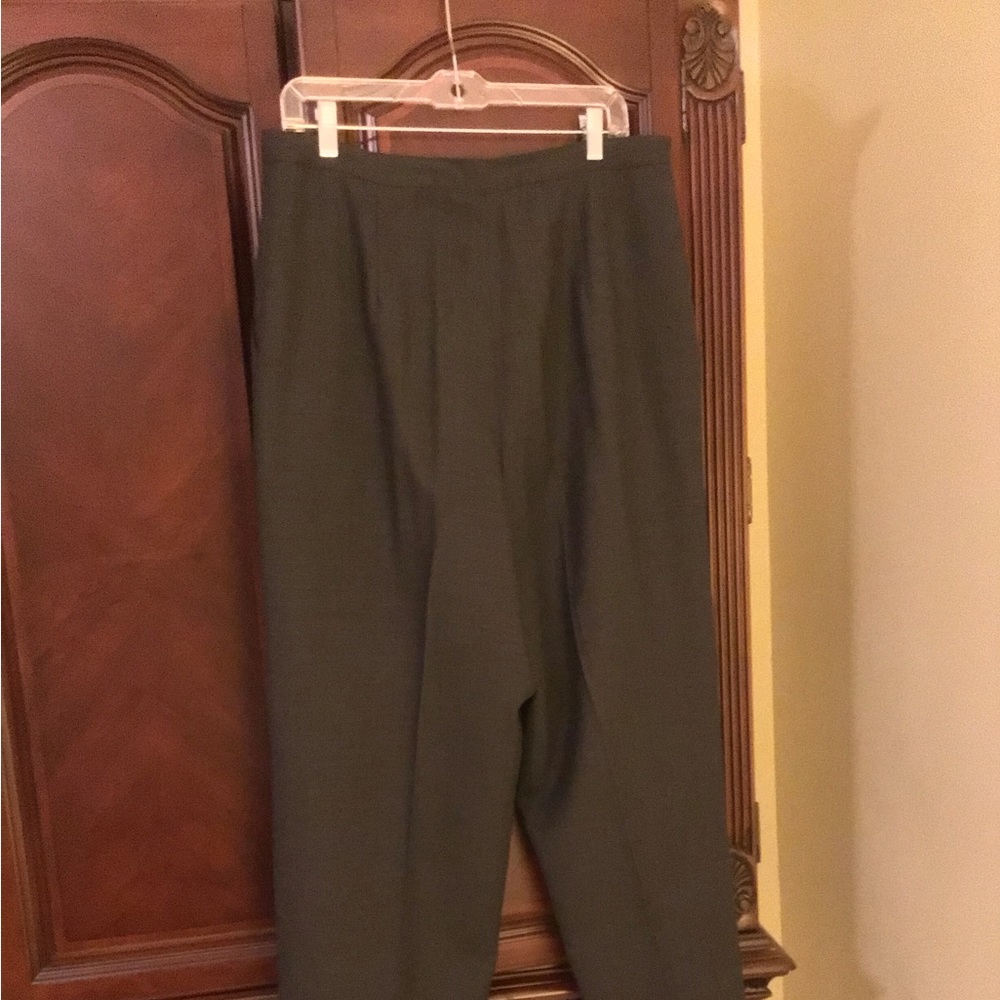 Jones Wear gray cuffed pants